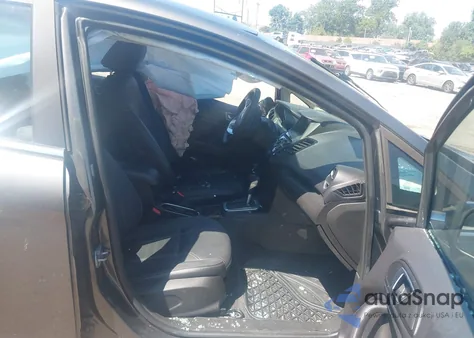 2015 Ford Fiesta Titanium z USA, uszkodzony, nr VIN 3FADP4FJ0FM212901